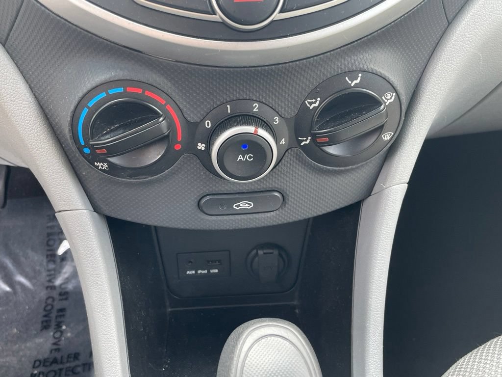 Used 2013 Hyundai Accent GLS FWD image 19