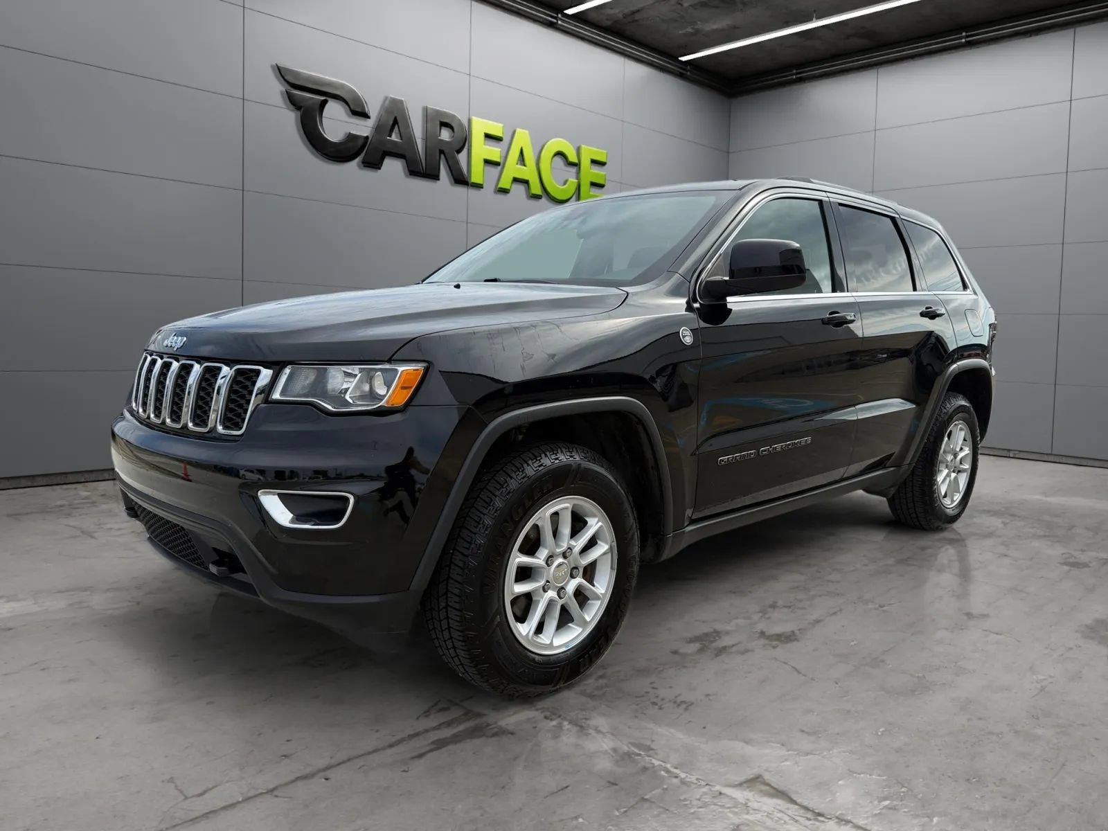 Used 2019 Jeep Grand Cherokee Laredo AWD/4WD image 5