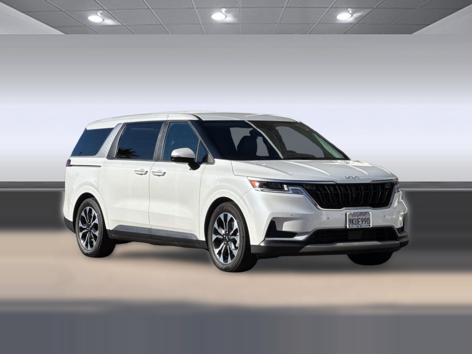 Used 2024 Kia Carnival EX FWD image 7