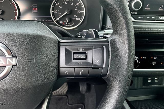 Used 2025 Nissan Rogue S FWD image 12