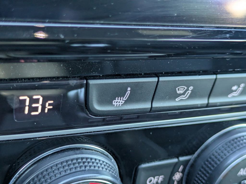 Used 2019 Volkswagen Golf R 4-Door image 23