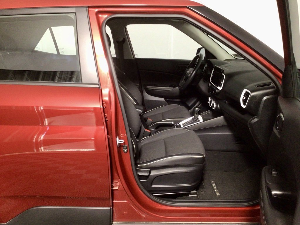 Used 2023 Hyundai Venue Limited w/ Cargo Package image 36