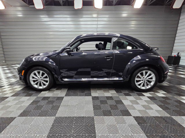 Used 2018 Volkswagen Beetle 2.0T S w/ Style & Comfort Package For S FWD image 9
