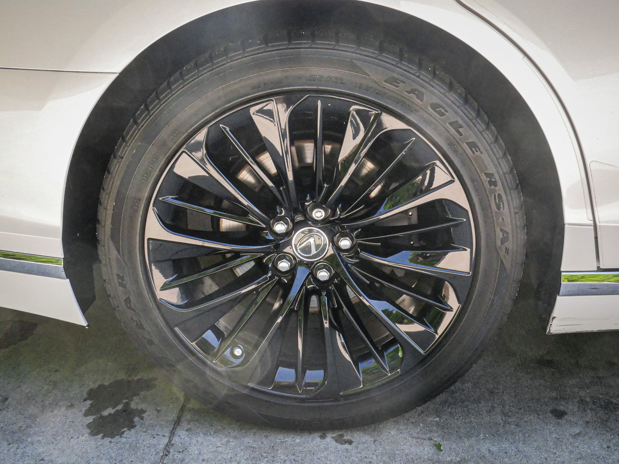 Used 2020 Lexus LS 500 w/ Interior Upgrade Package RWD image 13