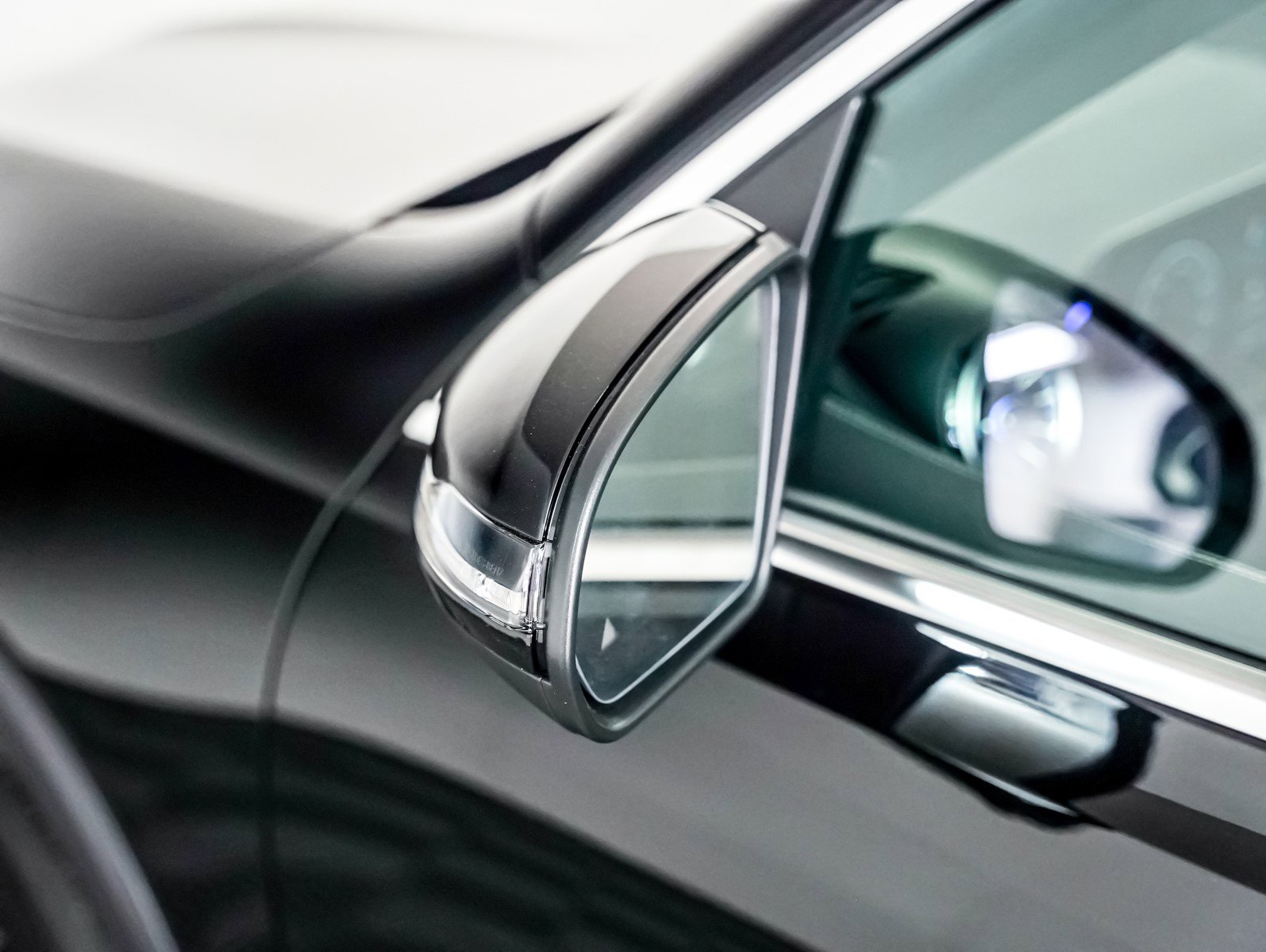 New 2025 Mercedes-Benz GLB 250 image 25