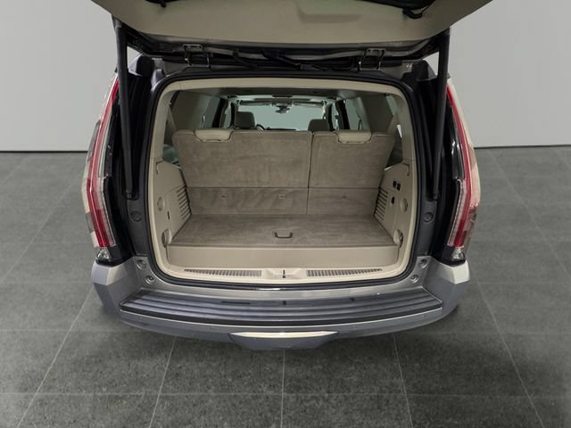 Used 2018 Cadillac Escalade Luxury AWD/4WD image 15