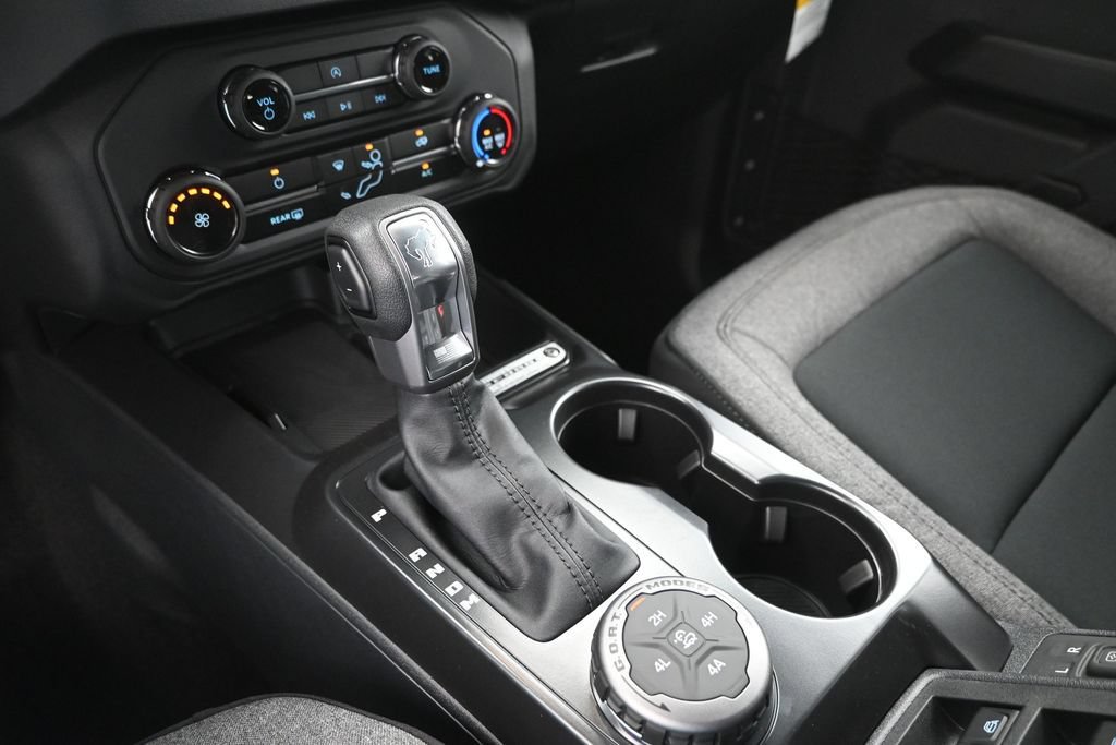 New 2026 Ford Bronco 4-Door w/ Sasquatch Package AWD/4WD image 9
