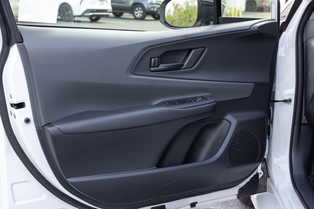 Used 2025 Toyota Prius LE image 25