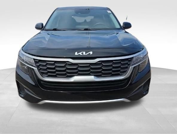 Used 2023 Kia Seltos LX AWD/4WD image 2