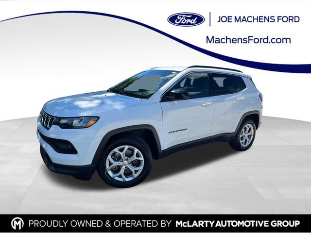 Used 2024 Jeep Compass Latitude AWD/4WD image 1