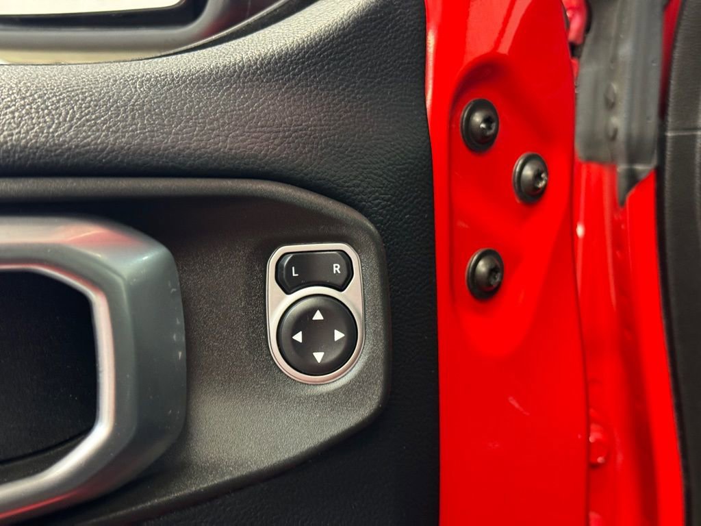 Used 2019 Jeep Wrangler Unlimited Sahara image 10