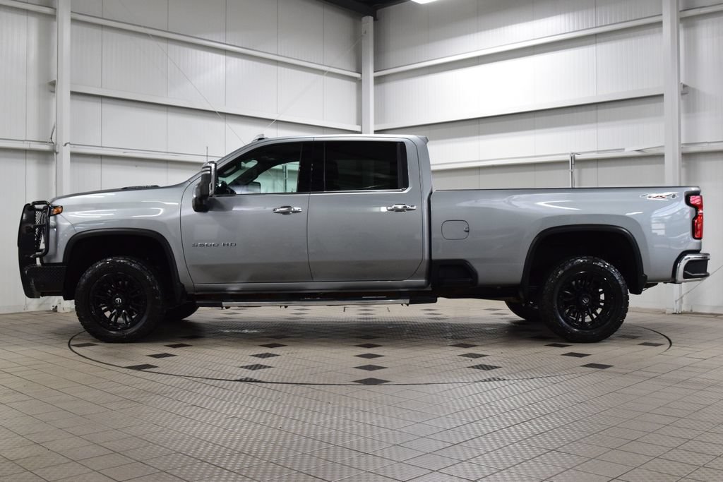 Used 2025 Chevrolet Silverado 3500 LTZ w/ LTZ Premium Package AWD/4WD image 4