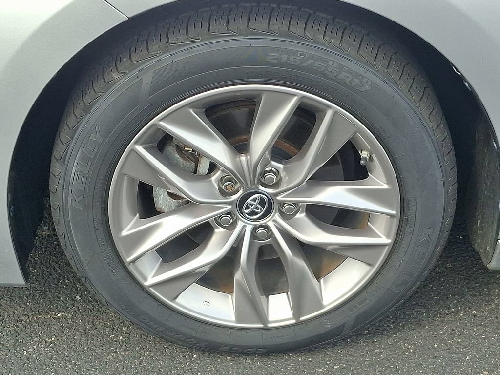 Used 2019 Toyota Avalon XLE w/ Moonroof Package FWD image 8