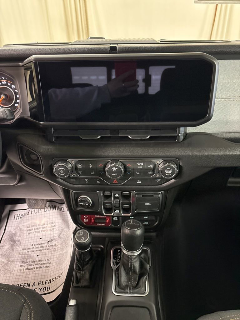 New 2026 Jeep Gladiator Willys AWD/4WD image 13