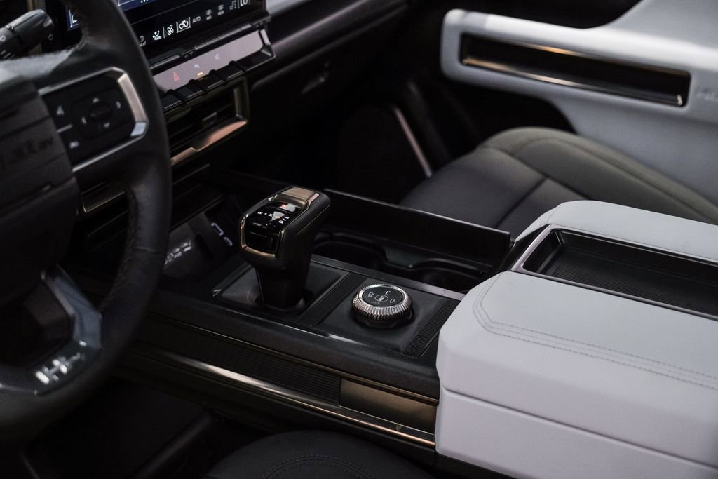 Used 2025 GMC Hummer EV 2X image 30
