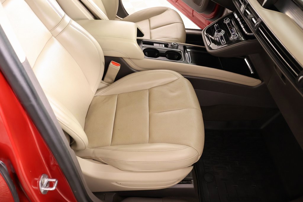 Used 2021 Lincoln Corsair AWD w/ Premium Package image 14