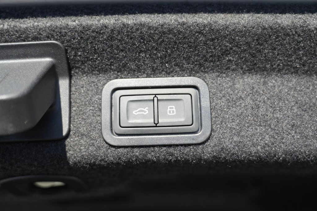 Used 2022 Audi A6 Premium Plus w/ Premium Plus Package image 16