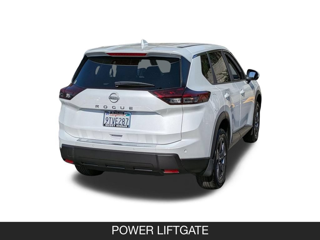 Certified 2026 Nissan Rogue SV FWD image 8