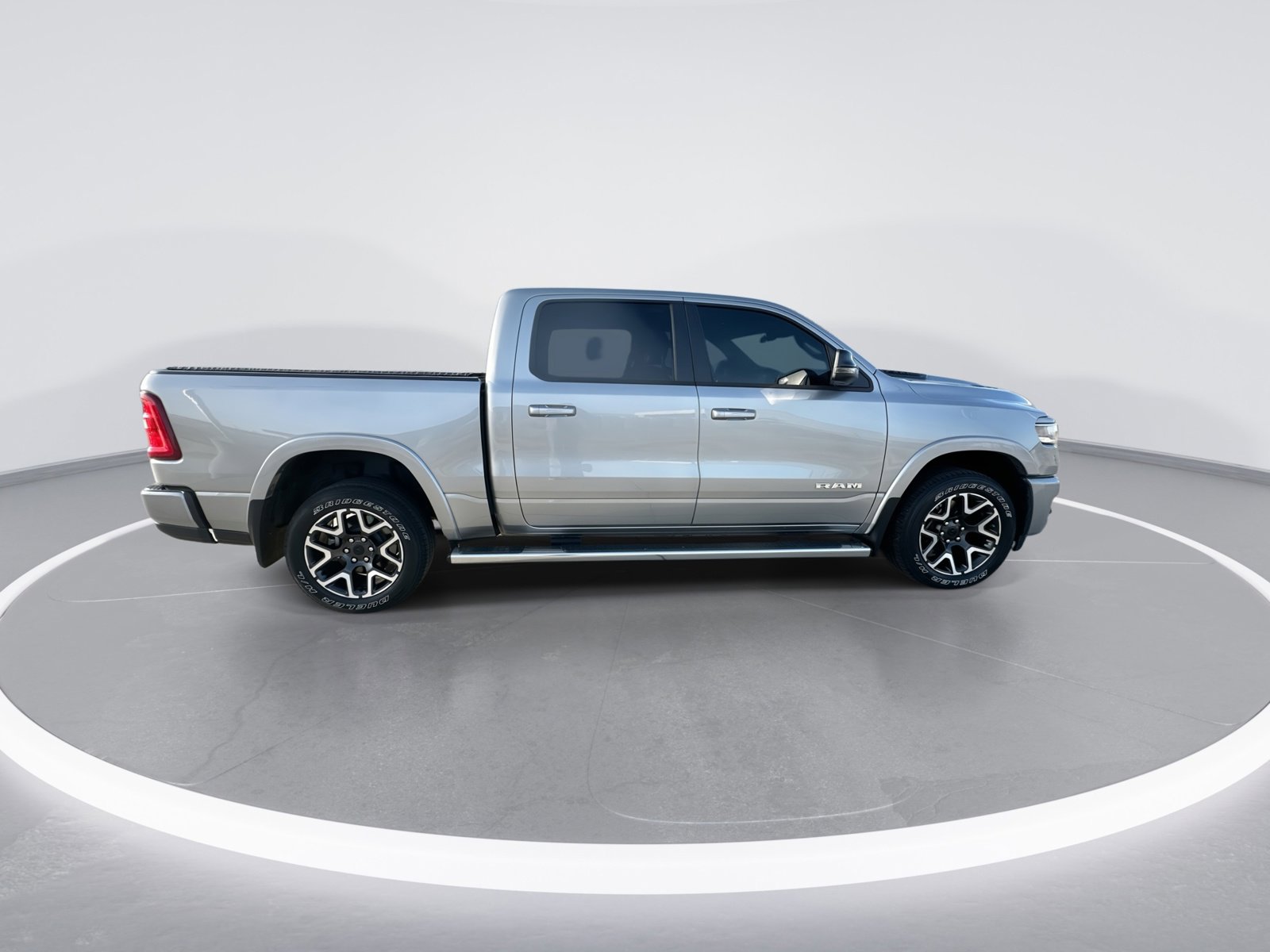 Used 2025 RAM 1500 Laramie w/ Sport Appearance Package AWD/4WD image 9