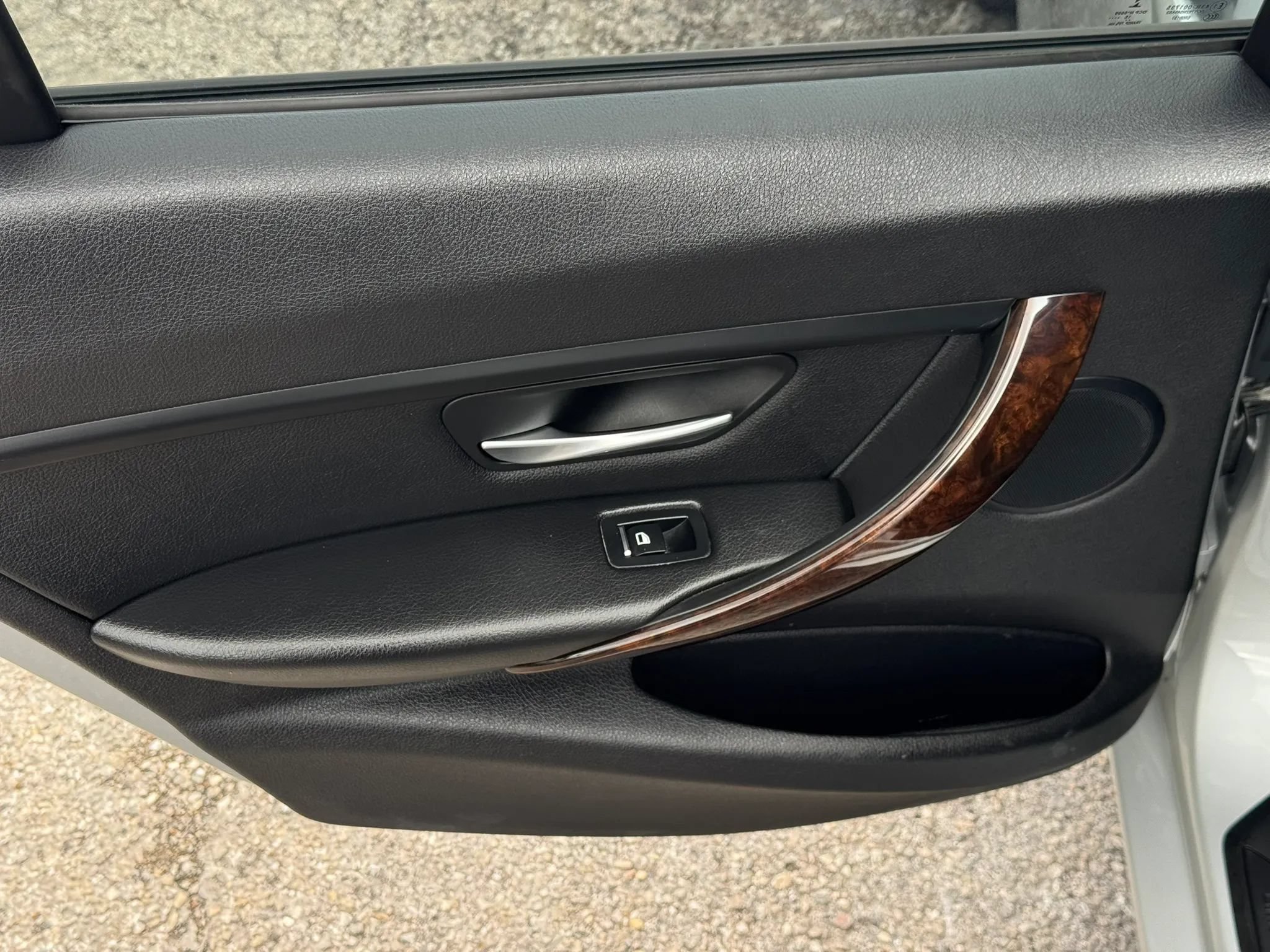 Used 2016 BMW 320i Sedan RWD image 13
