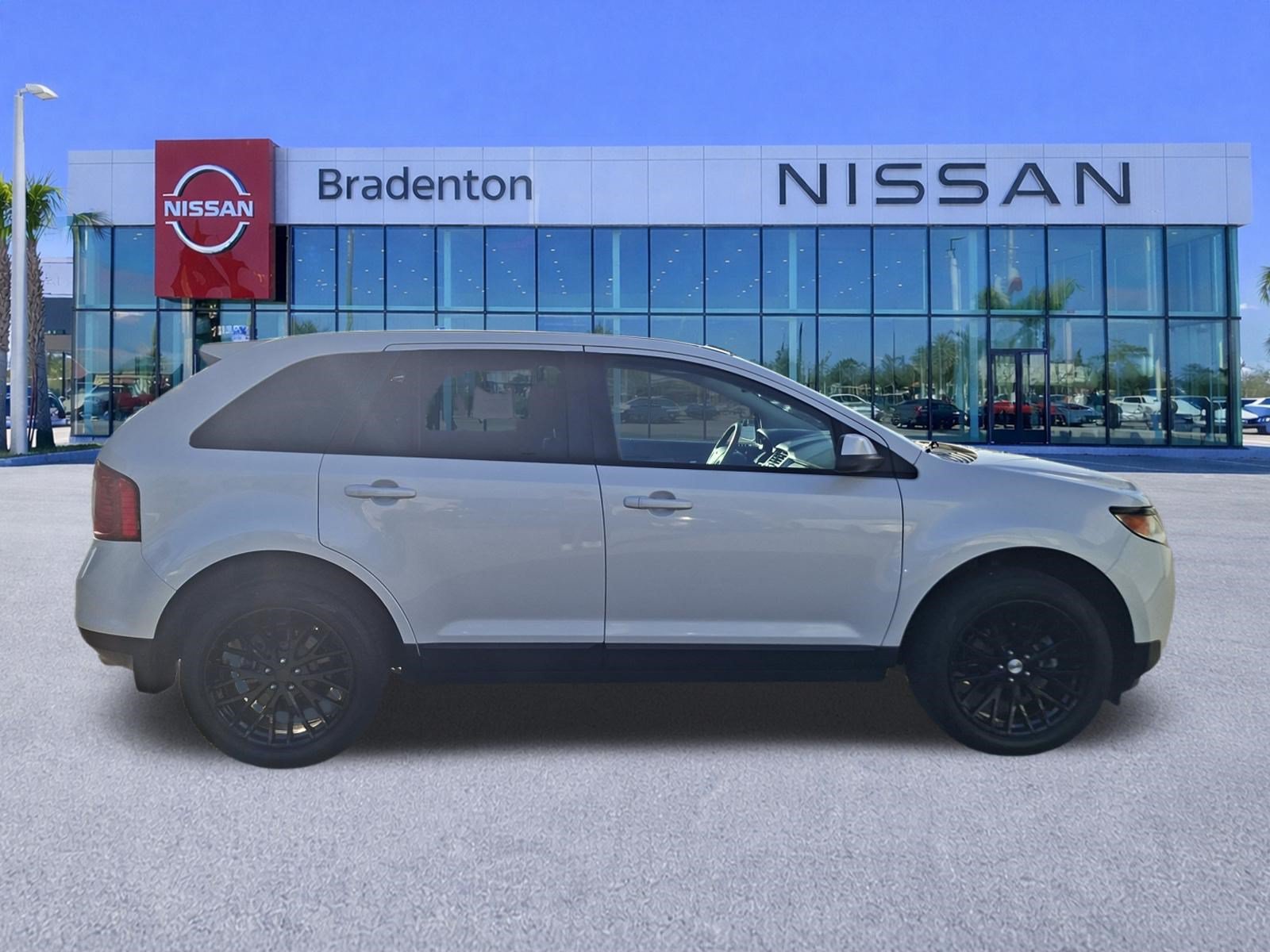 Used 2014 Ford Edge SEL w/ Equipment Group 205A FWD image 4