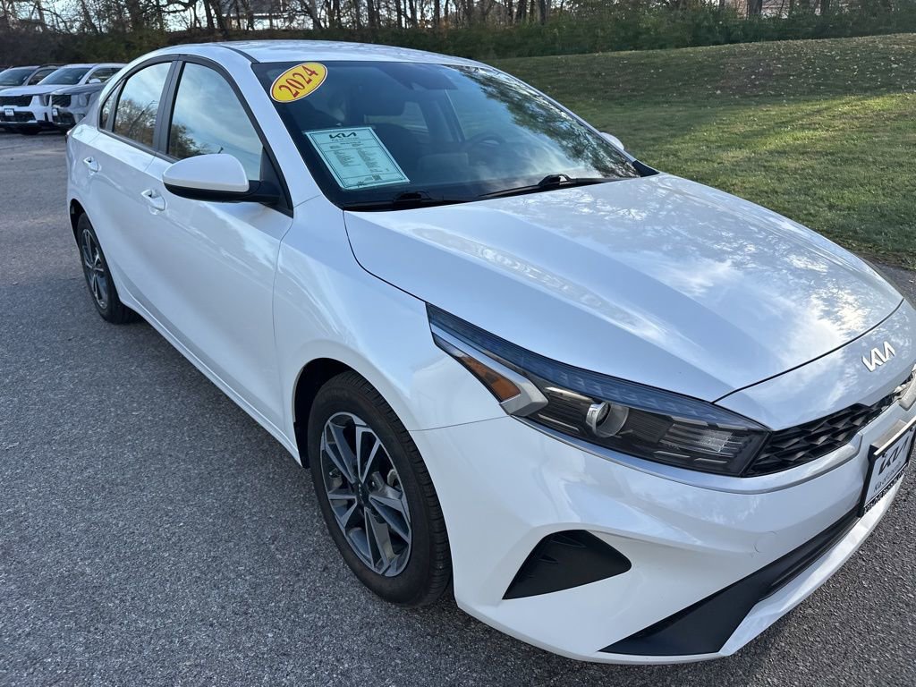 Certified 2024 Kia Forte LXS image 3
