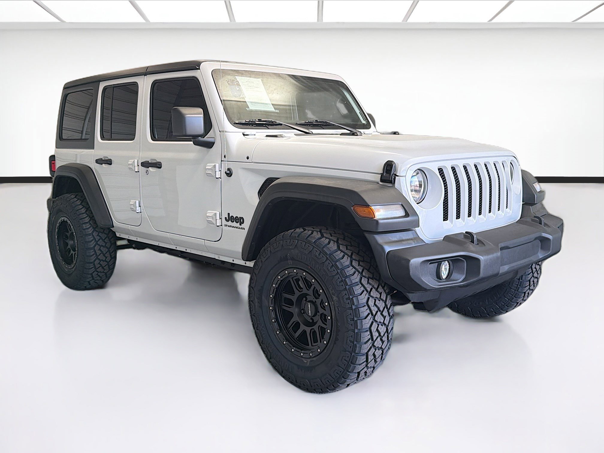 Used 2023 Jeep Wrangler Sport image 3
