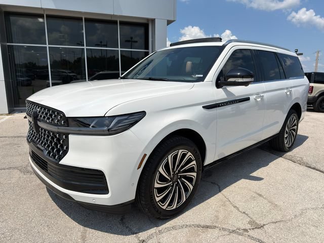 Used 2025 Lincoln Navigator Black Label AWD/4WD image 3