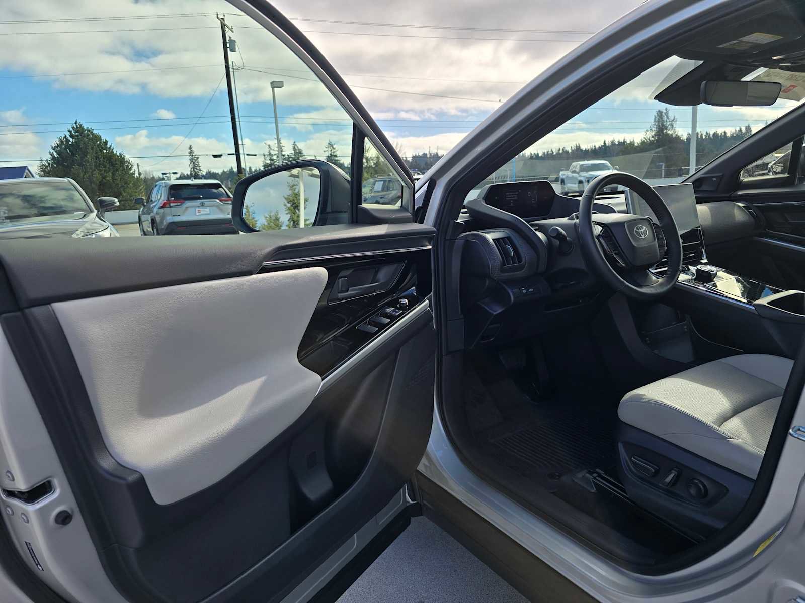 Certified 2025 Toyota bZ4X AWD image 19