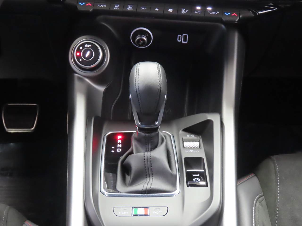 Used 2024 Alfa Romeo Tonale Veloce AWD/4WD image 11