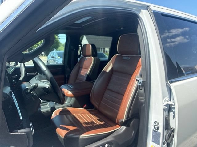 Used 2024 GMC Sierra 3500 Denali Ultimate AWD/4WD image 10