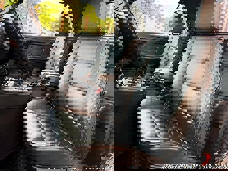 Used 1999 BMW 323i Convertible image 22