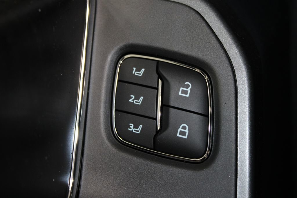 New 2026 Ford F250 Lariat w/ Black Appearance Package image 53