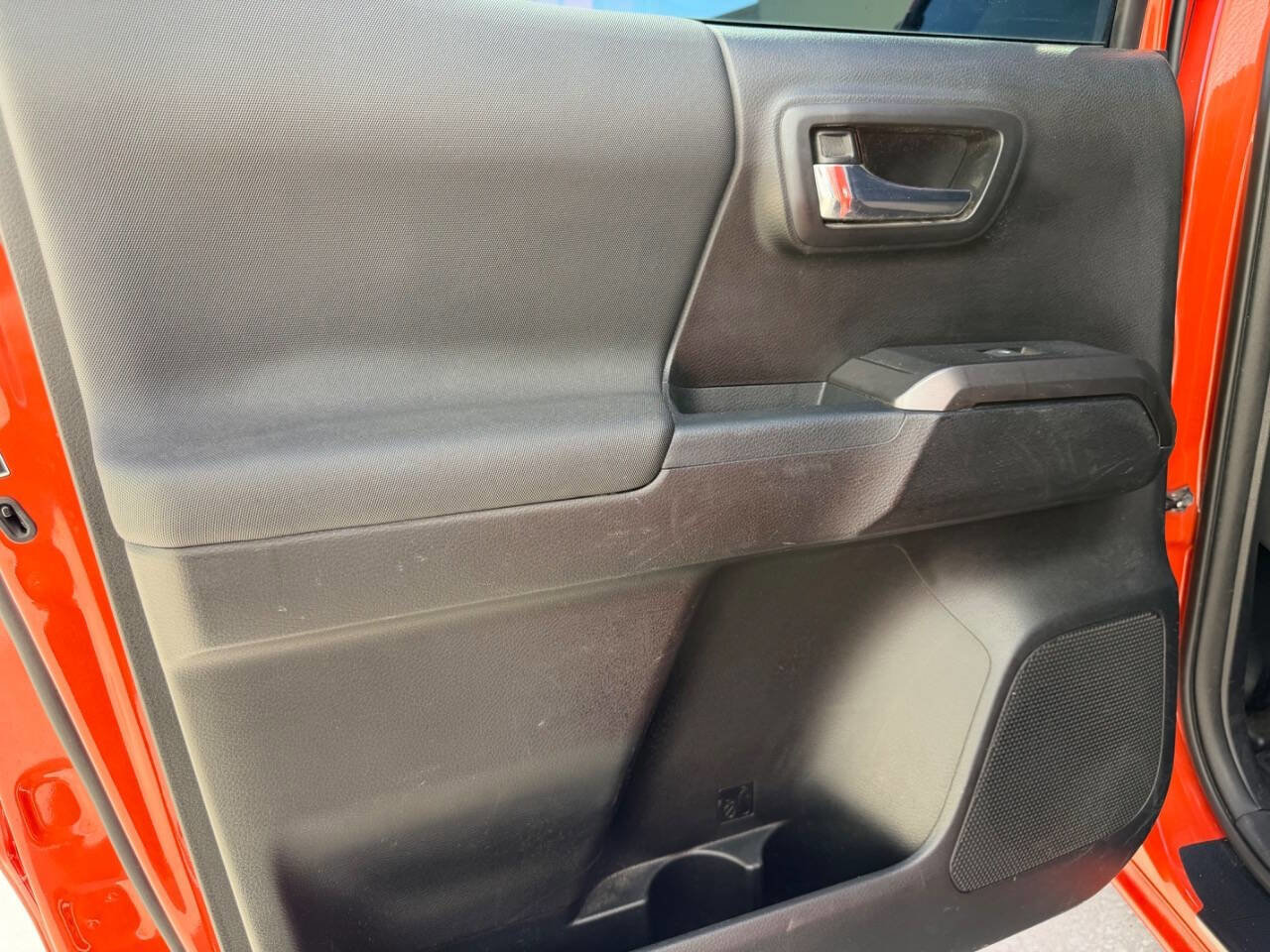 Used 2018 Toyota Tacoma TRD Off-Road image 19