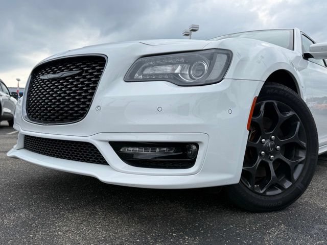 Used 2022 Chrysler 300 Touring L w/ Popular Equipment Group AWD/4WD image 35