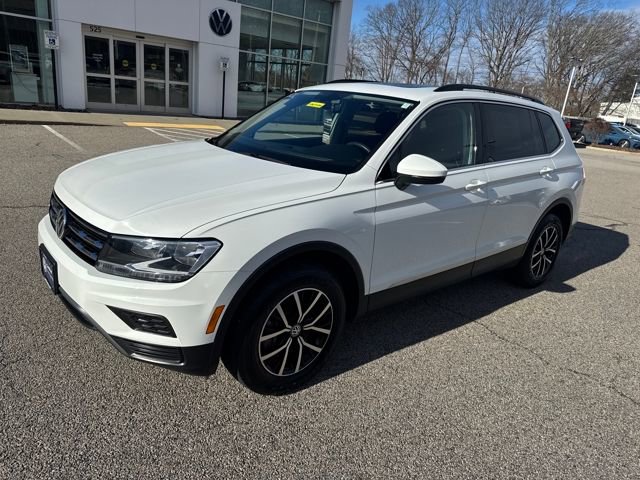 Certified 2021 Volkswagen Tiguan SE w/ Panoramic Sunroof Package image 3