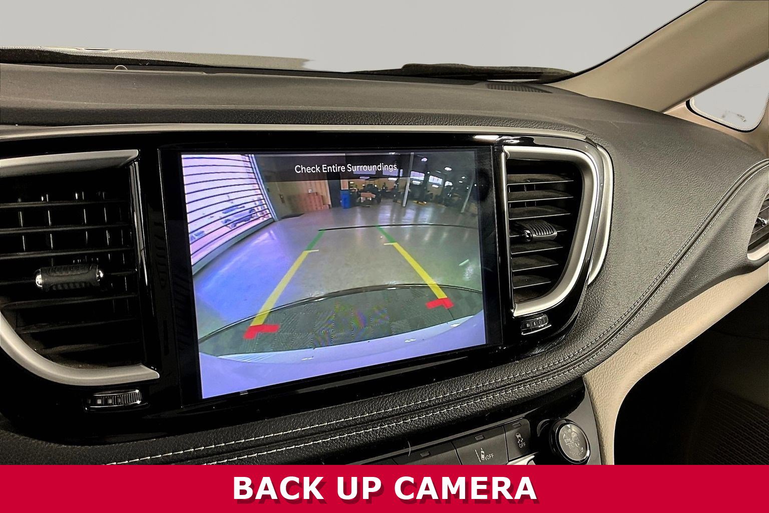 Used 2022 Chrysler Pacifica Touring-L FWD image 13