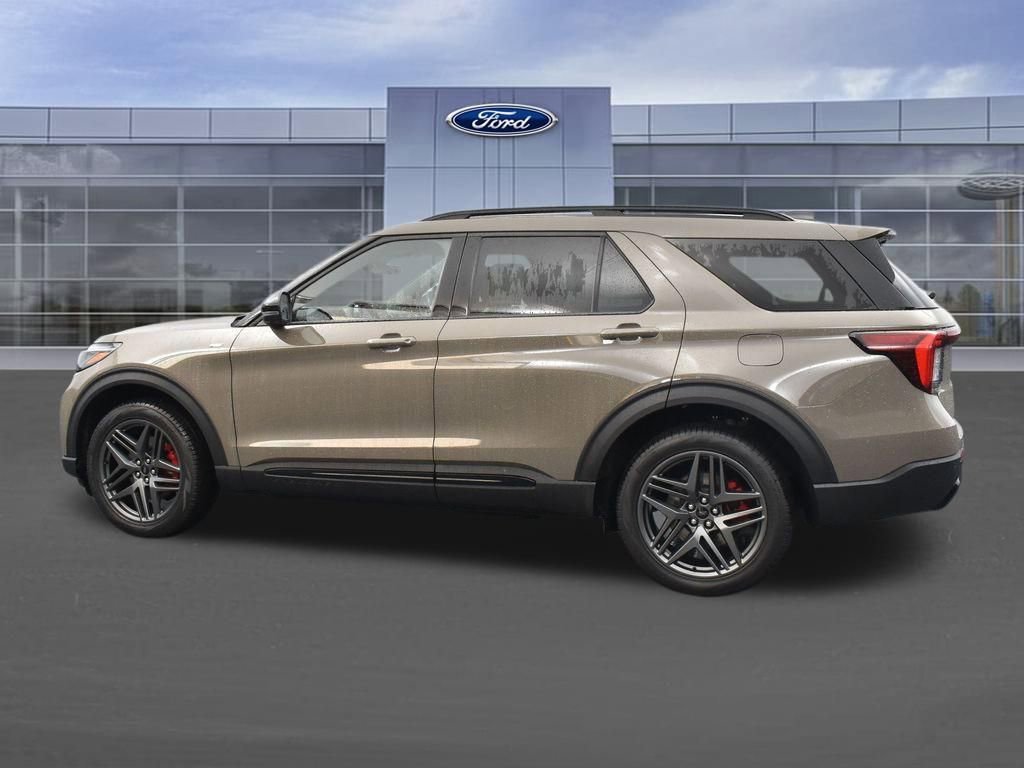 New 2026 Ford Explorer ST-Line w/ ST-Line Street Pack AWD/4WD image 2