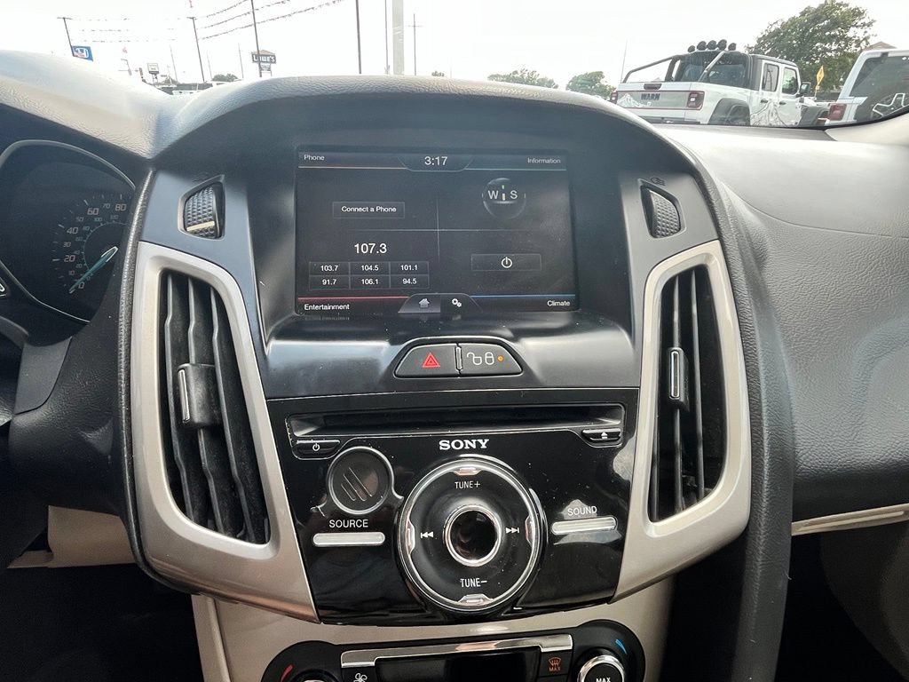 Used 2012 Ford Focus SEL FWD image 11