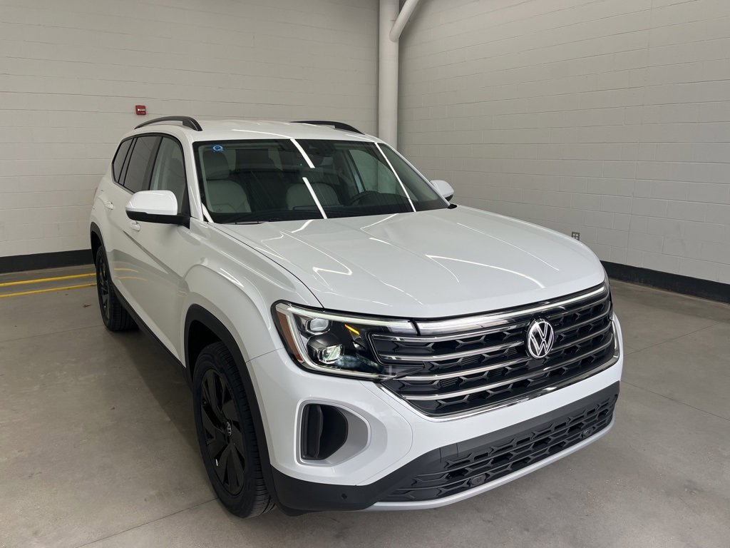 Certified 2025 Volkswagen Atlas SE image 8