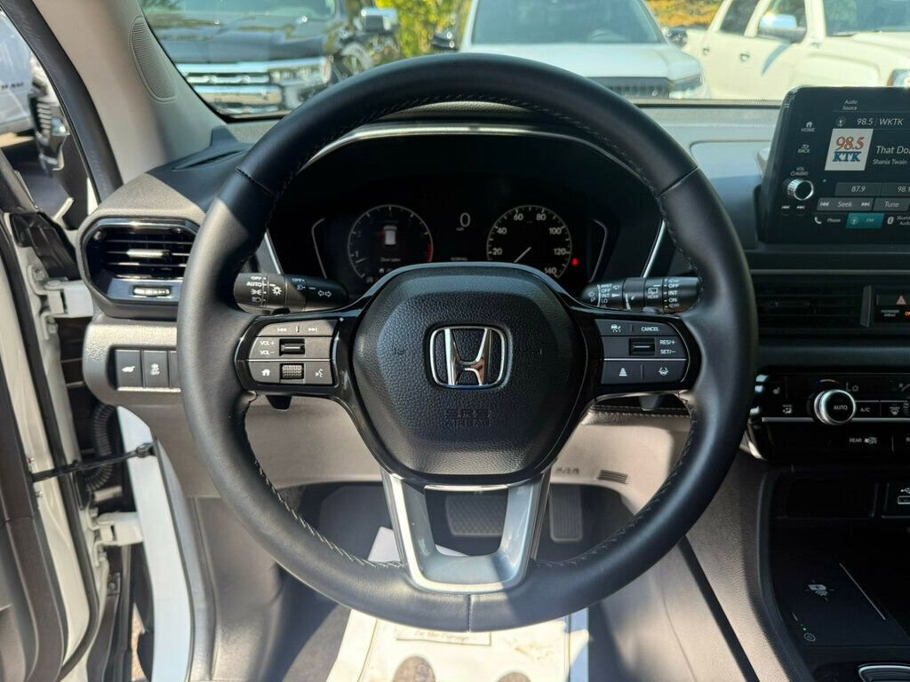 Used 2025 Honda Pilot EX-L image 5