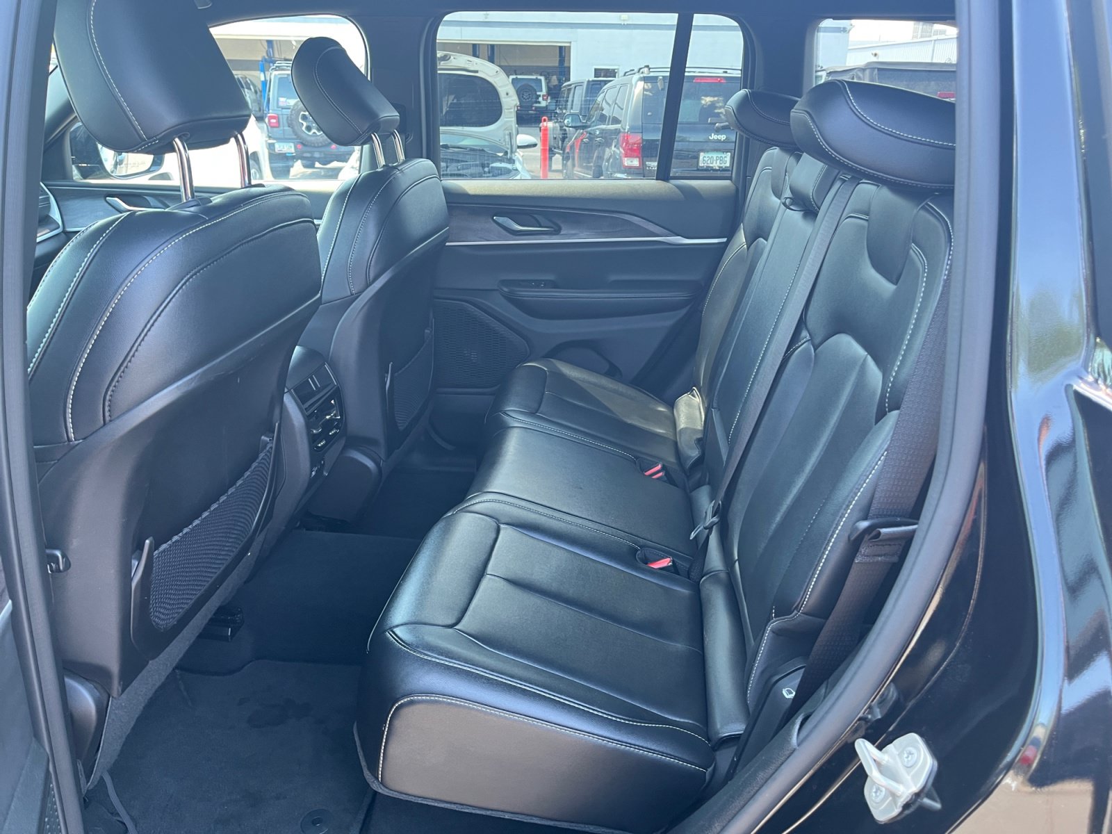Certified 2024 Jeep Grand Cherokee Limited RWD image 28