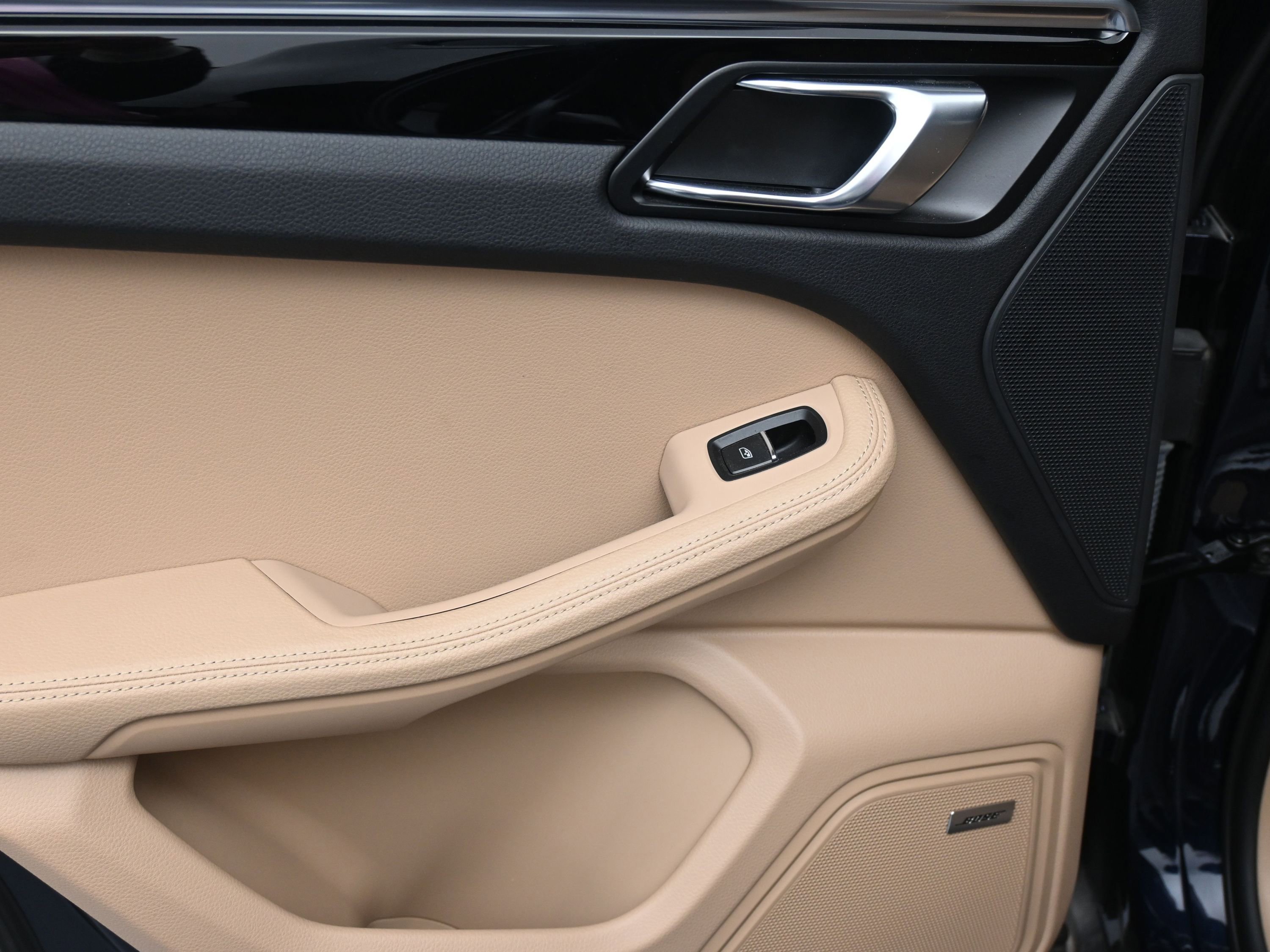 Used 2021 Porsche Macan S image 12