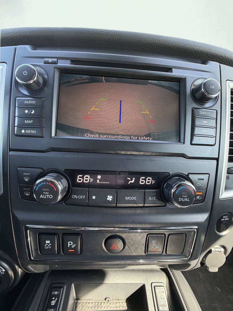 Used 2019 Nissan Titan SV w/ SV Convenience Package AWD/4WD image 9