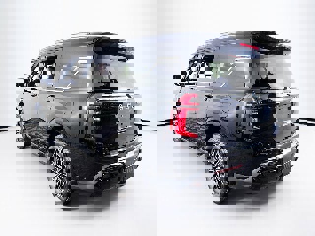 New 2025 Nissan Armada SL w/ Captain's Chari Seat Package image 7