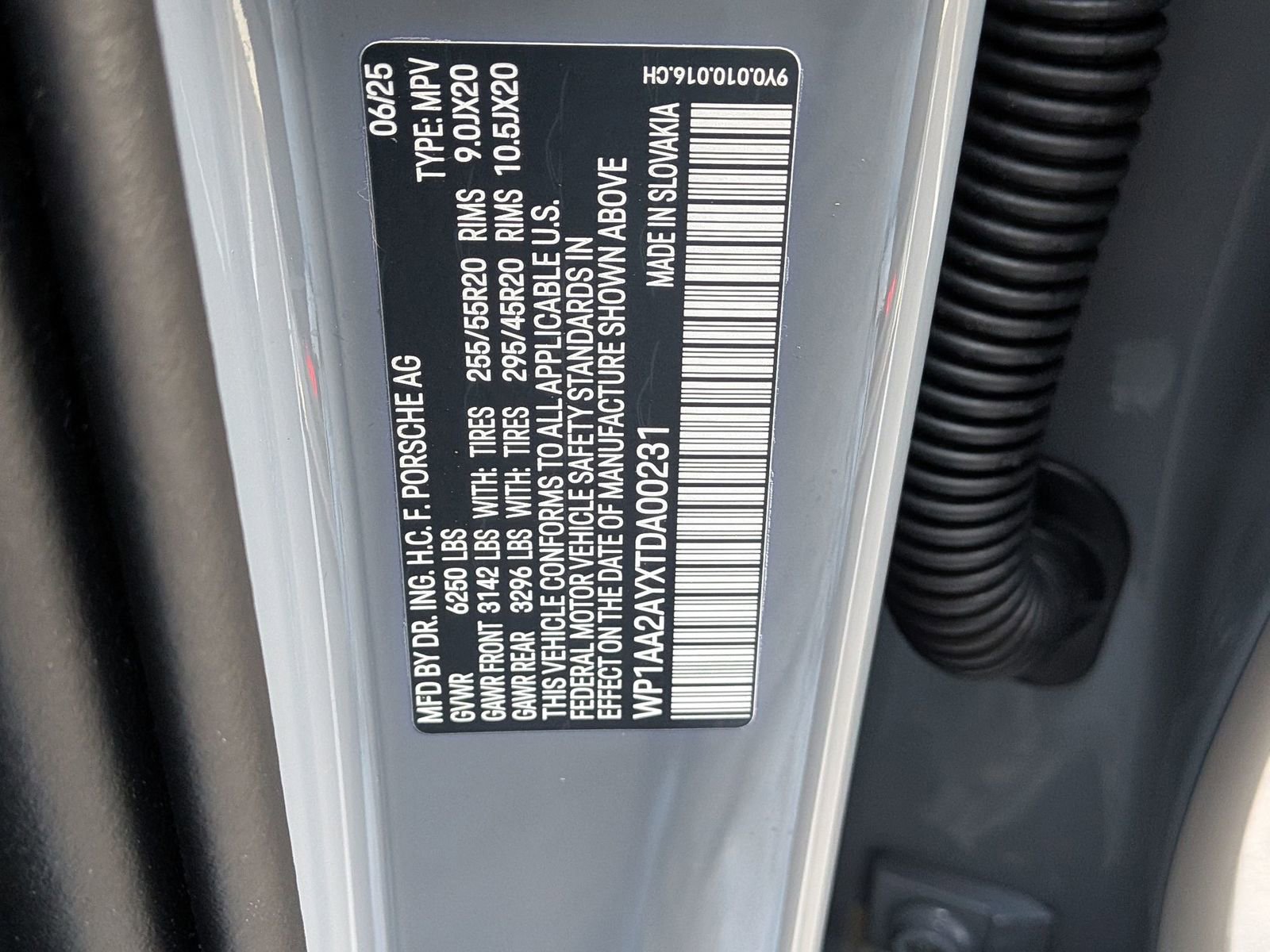 Certified 2026 Porsche Cayenne AWD/4WD image 30