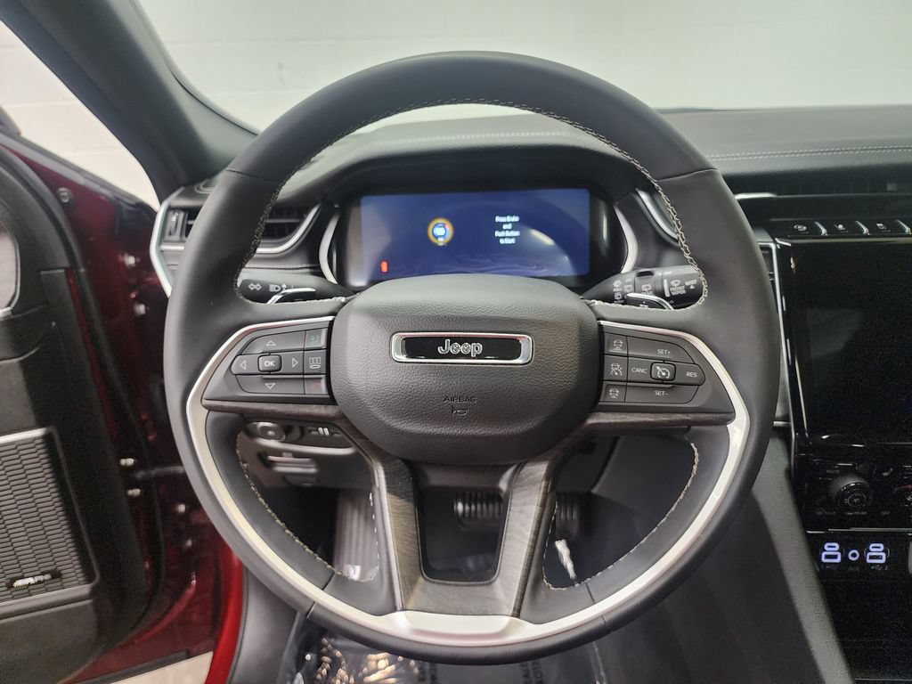 Used 2024 Jeep Grand Cherokee L Limited AWD/4WD image 14