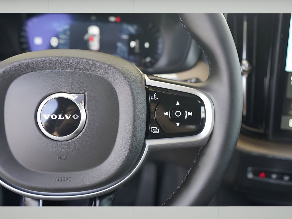 New 2026 Volvo XC60 B5 Plus w/ Climate Package PRO AWD/4WD image 13