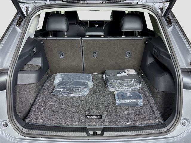 New 2025 Volkswagen Tiguan SE image 27