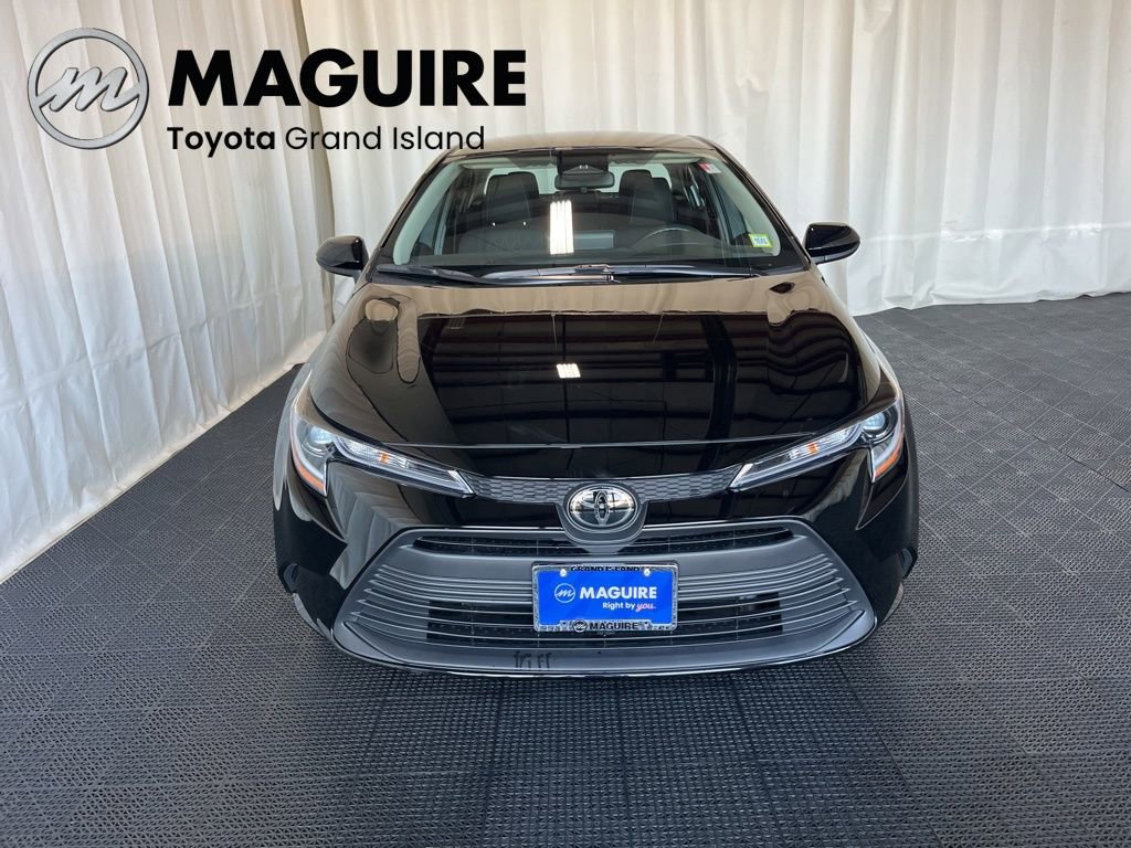 Used 2025 Toyota Corolla LE FWD image 33